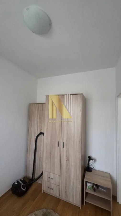 Izdavanje, jednosoban stan, 33m², Rotkvarija, Novi Sad Sve Podlokacije