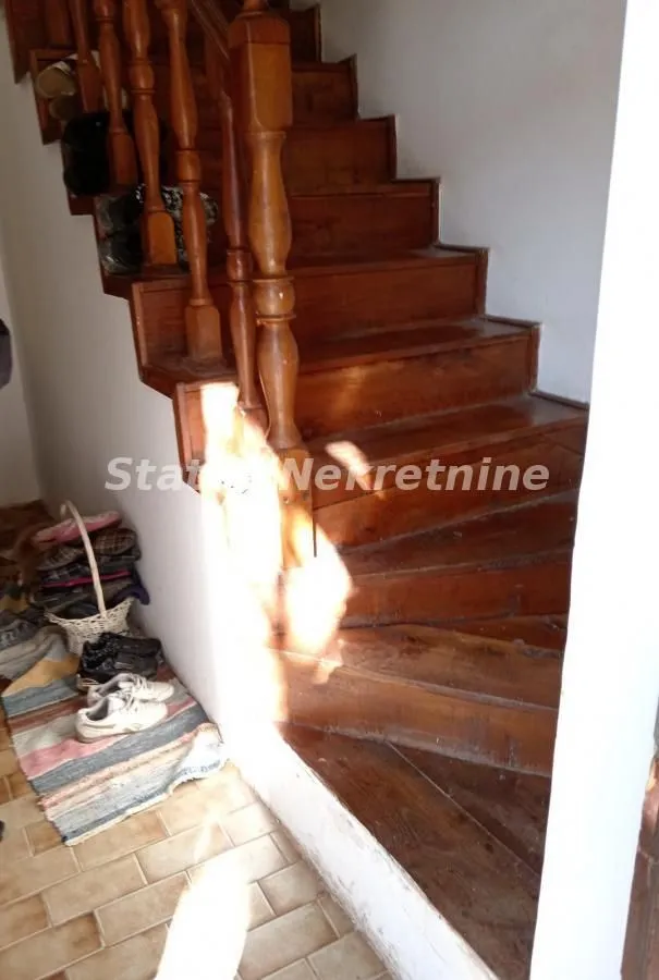 Prodaja, kuća, 268m², Lovćenac, Mali Idjoš