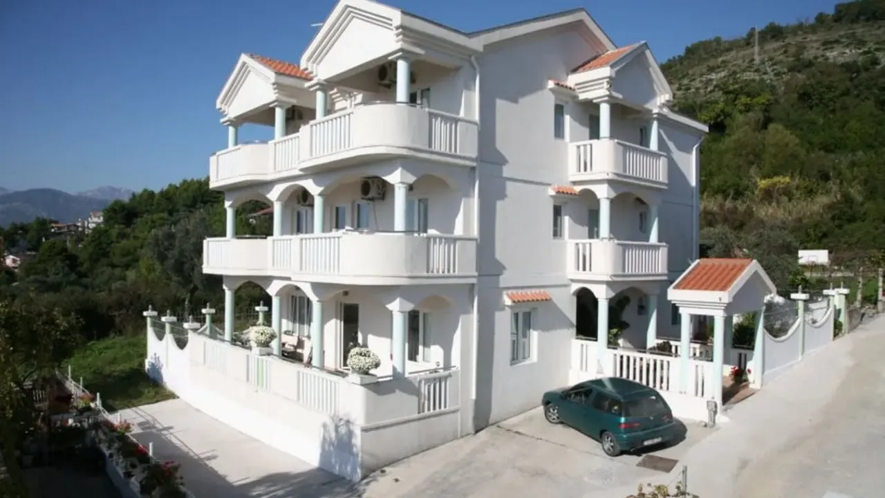 Sale, house, 570m², Tivat, Crna Gora