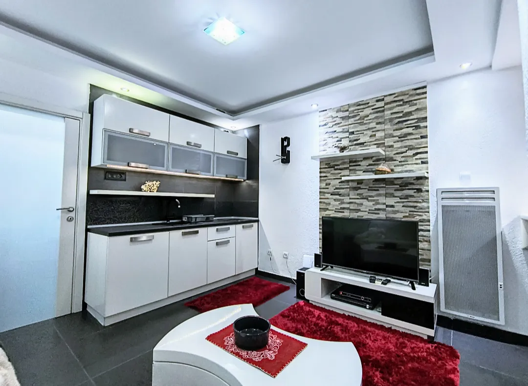 Izdavanje, jednosoban stan, 30m², Centar, Bar