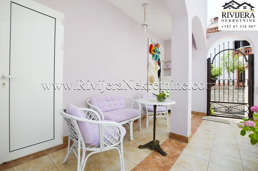 Prodaja, dvosoban stan, 98m², Igalo, Herceg Novi