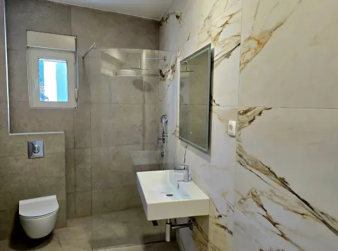 Sale, two bedroom apartment, 65m², Centar, Budva - image 17