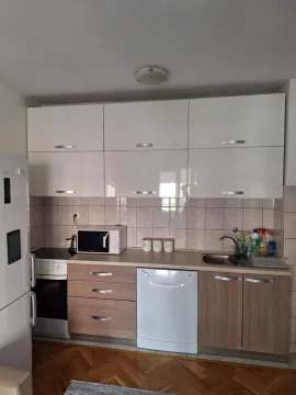 Rent, one bedroom apartment, 35m², Stari Aerodrom, Podgorica - image 2