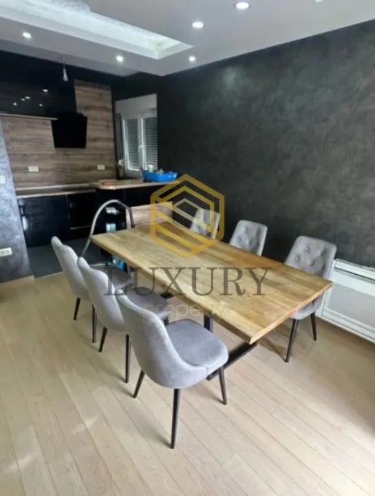 Izdavanje, trosoban stan, 100m², City Kvart, Podgorica
