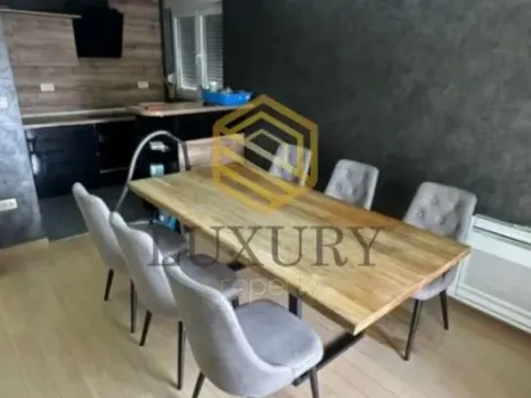 Izdavanje, trosoban stan, 100m², City Kvart, Podgorica - image 9