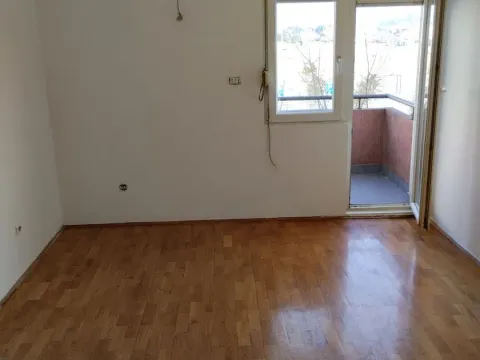 Prodaja, jednosoban stan, 45m², Stari Aerodrom, Podgorica - image 3