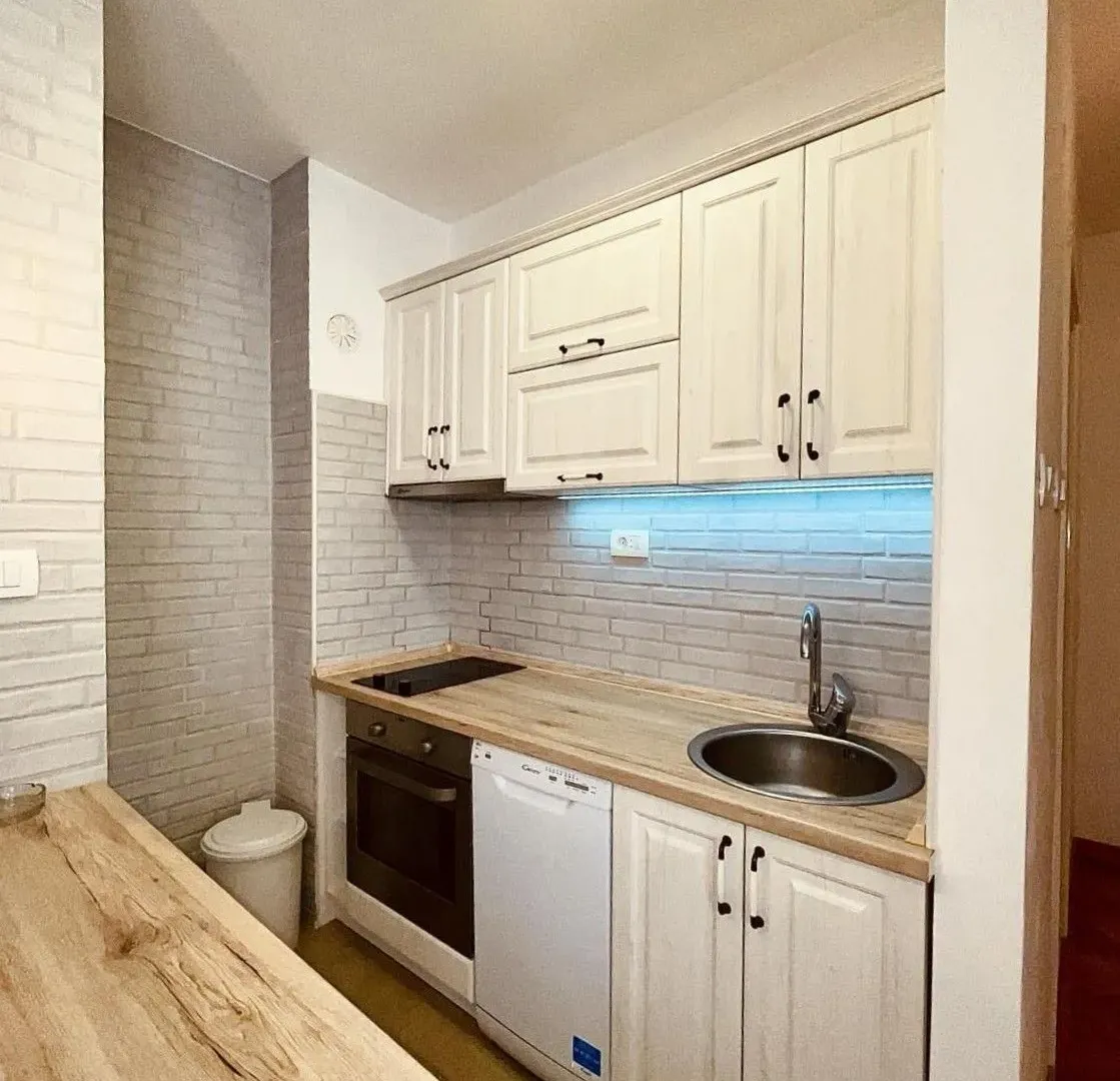 Rent, one bedroom apartment, 52m², Adok, Budva