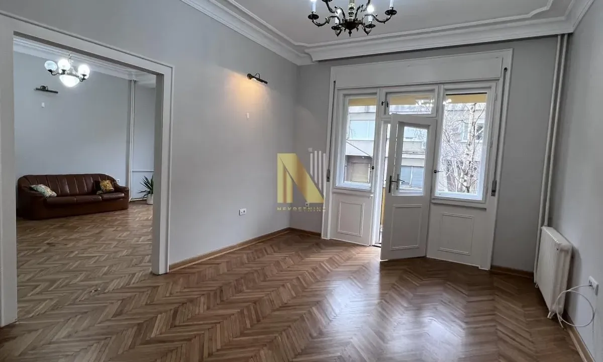 Izdavanje, četvorosoban stan, 123m², Centar, Novi Sad