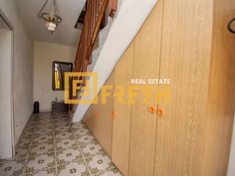 Izdavanje, kuća, 214m², Tološi, Podgorica - image 21