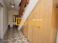 Izdavanje, kuća, 214m², Tološi, Podgorica - image 21