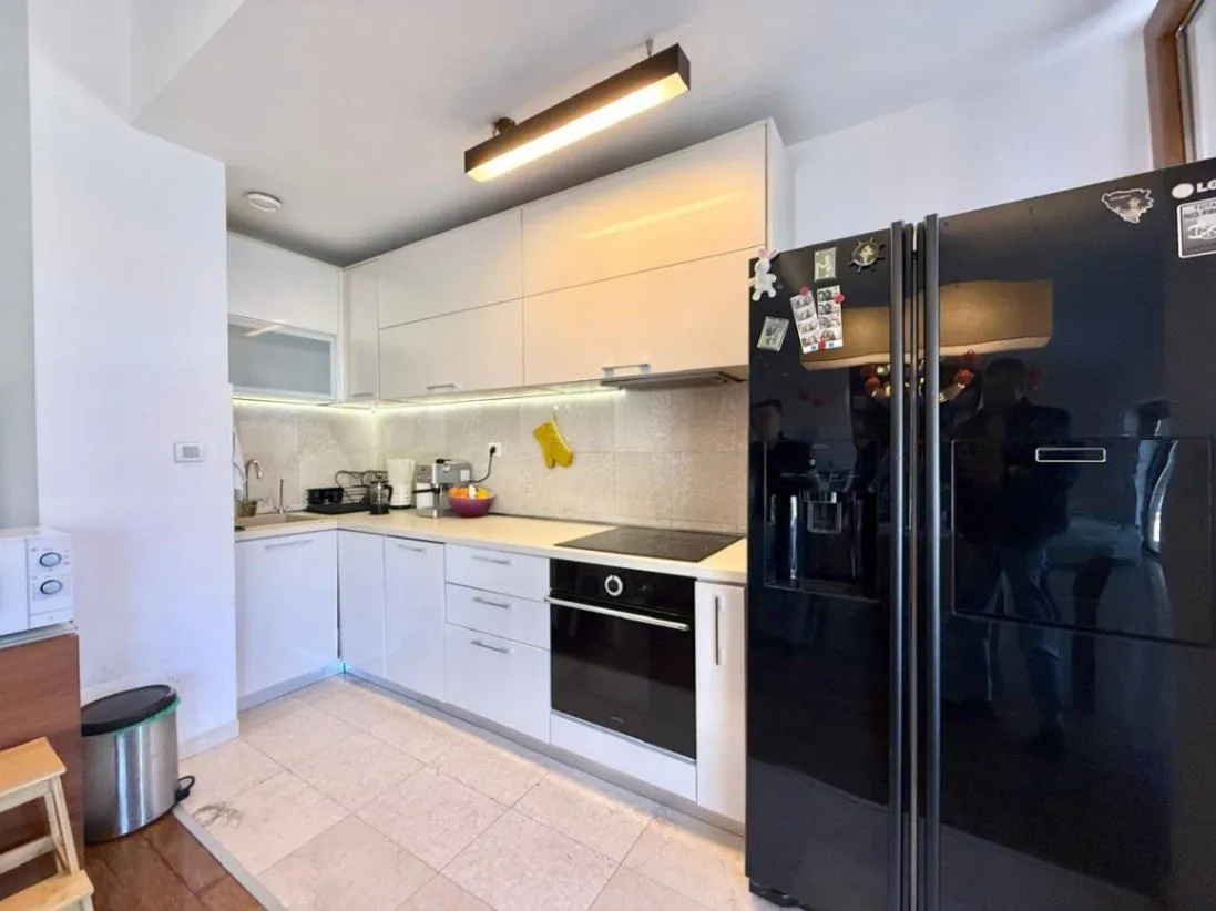 Prodaja, trosoban stan, 191m², Kamenovo, Budva