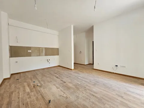 Sale, one bedroom apartment, 43m², Bečići, Budva - image 7