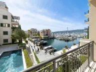 Izdavanje, dvosoban stan, 131m², Porto Montenegro, Tivat - image 1