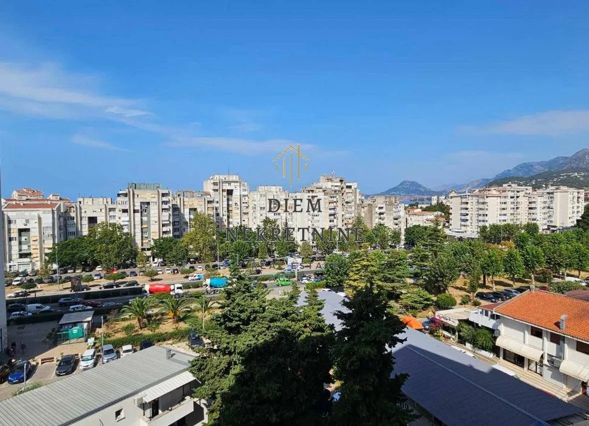 Prodaja, jednosoban stan, 46m², Centar, Bar