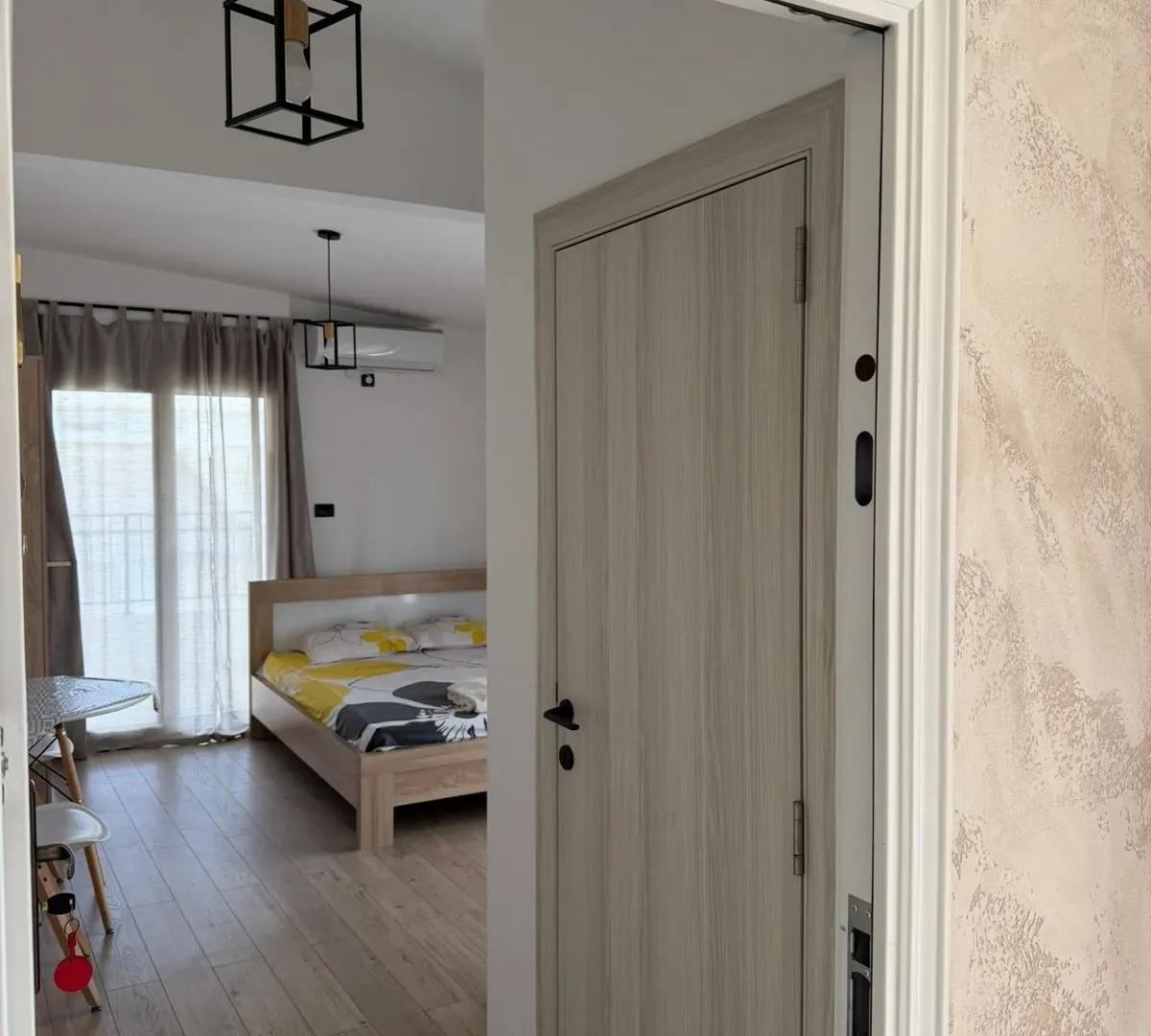 Izdavanje, stan, 30m², Centar, Bar