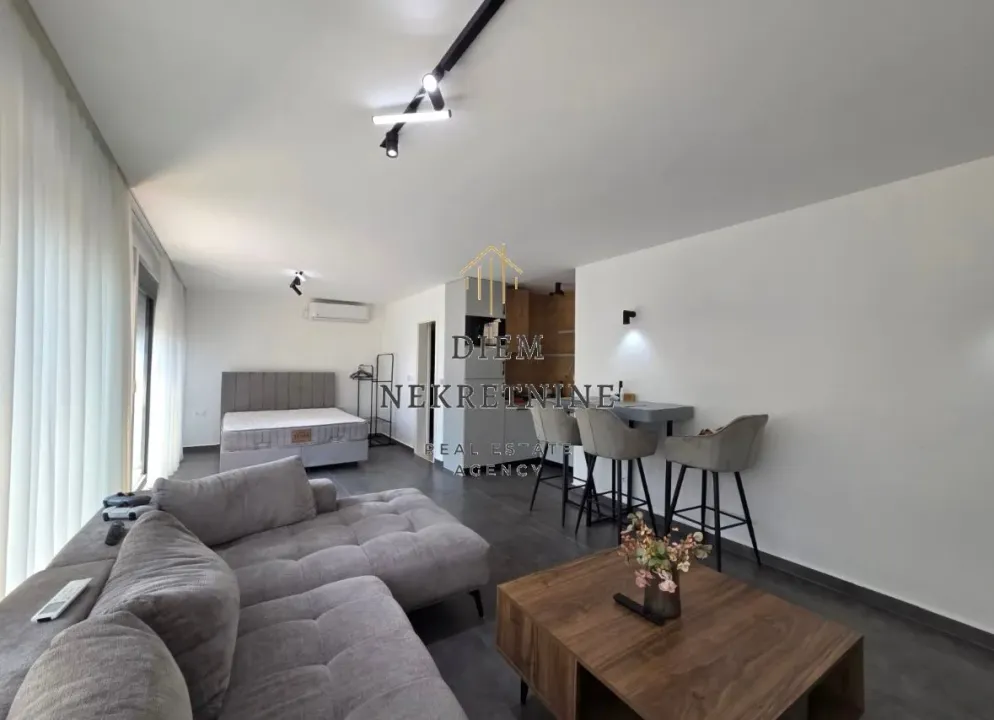 Izdavanje, garsonjera, 40m², Škaljari, Kotor