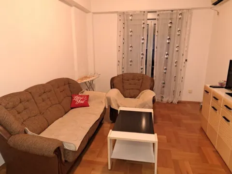 Izdavanje, jednosoban stan, 42m2, City Kvart, Podgorica Izdavanje, jednosoban stan, 42m2, City Kvart, Podgorica