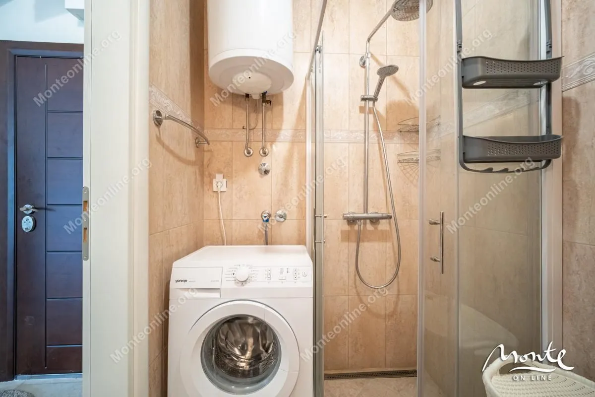 Prodaja, jednosoban stan, 59m², Dobrota, Kotor