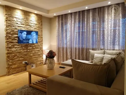 Rent, two bedroom apartment, 45m², Vračar Sve Podlokacije, Beograd - image 2