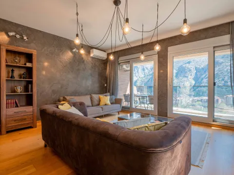 Prodaja, trosoban stan, 132m², Škaljari, Kotor - image 3