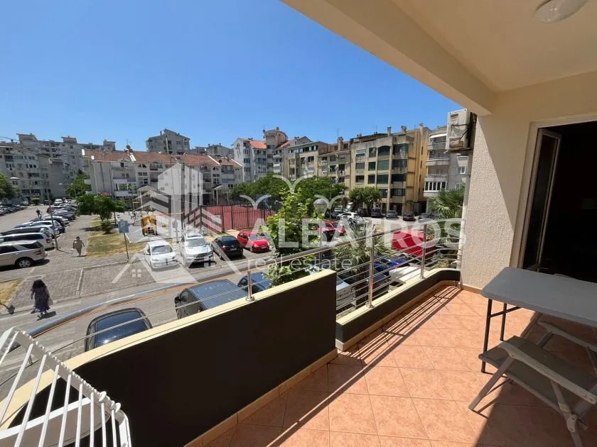 Rent, two bedroom apartment, 81m², Makedonsko naselje, Bar