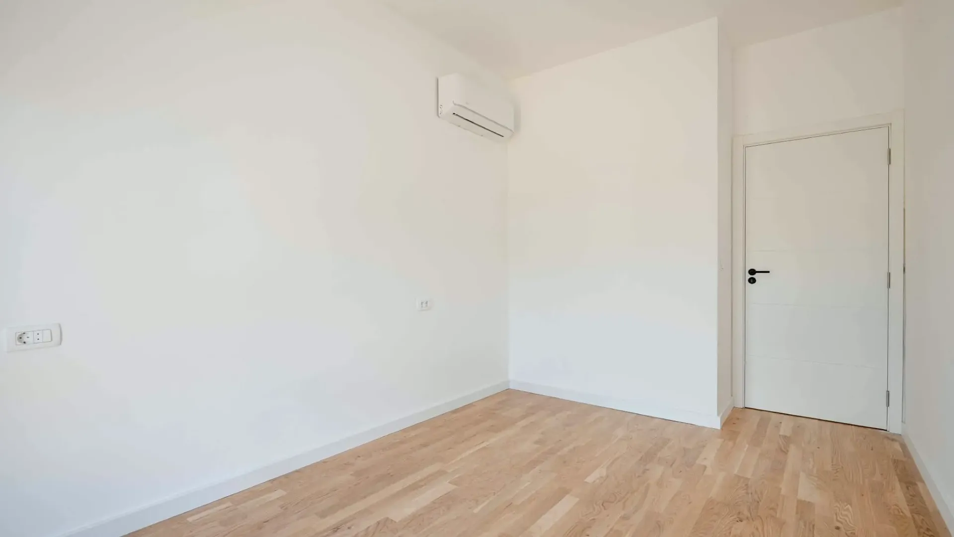 Sale, two bedroom apartment, 65m², Centar, Bar