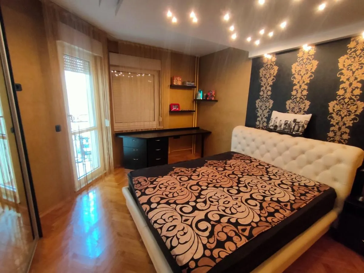 Izdavanje, trosoban stan, 103m², Spens, Novi Sad Sve Podlokacije
