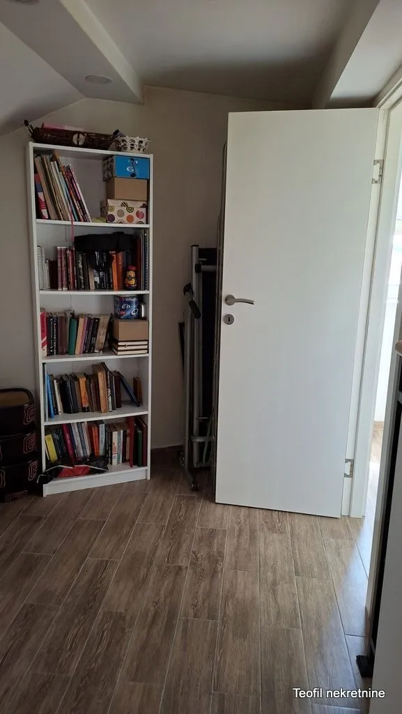 Izdavanje, garsonjera, 120m², Severni Bulevar, Zvezdara Sve Podlokacije