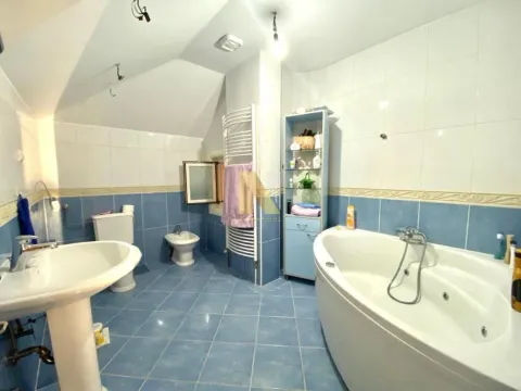 Prodaja, kuća, 479m², Tatarsko brdo, Petrovaradin - image 16