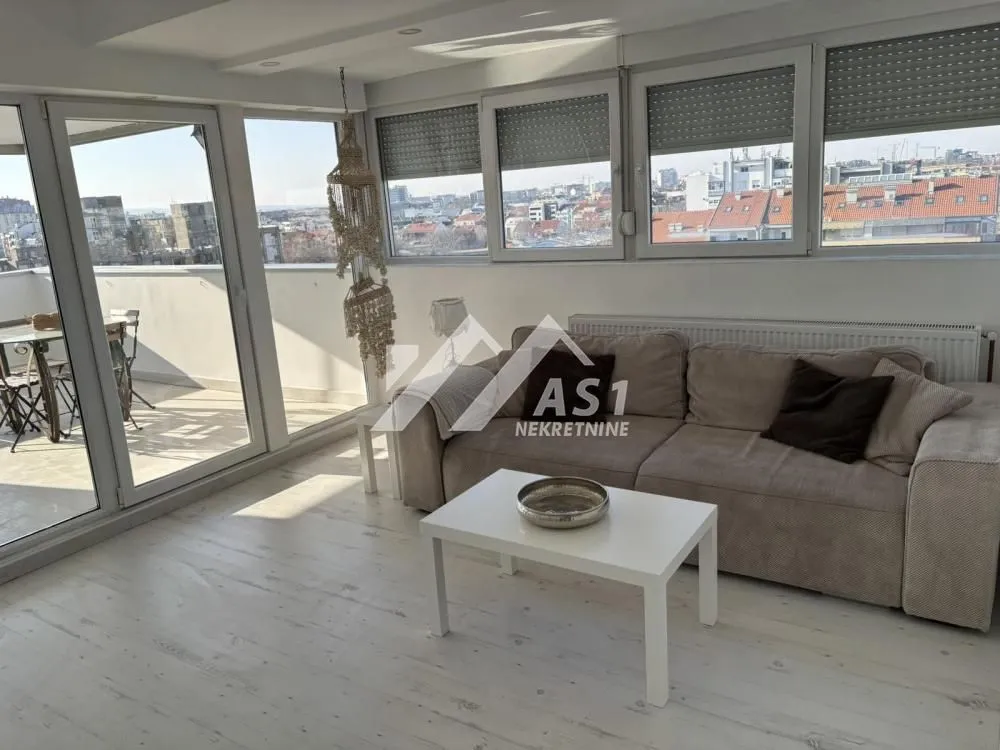 Izdavanje, četvorosoban stan, 94m², Grbavica, Novi Sad Sve Podlokacije