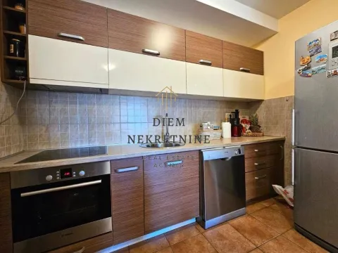 Sale, two bedroom apartment, 69m², Centar, Bar - image 1