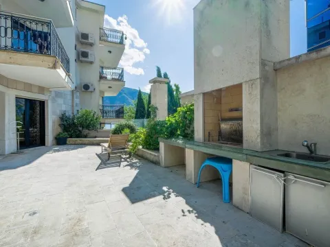 Prodaja, dvosoban stan, 85m², Dobrota, Kotor - image 2