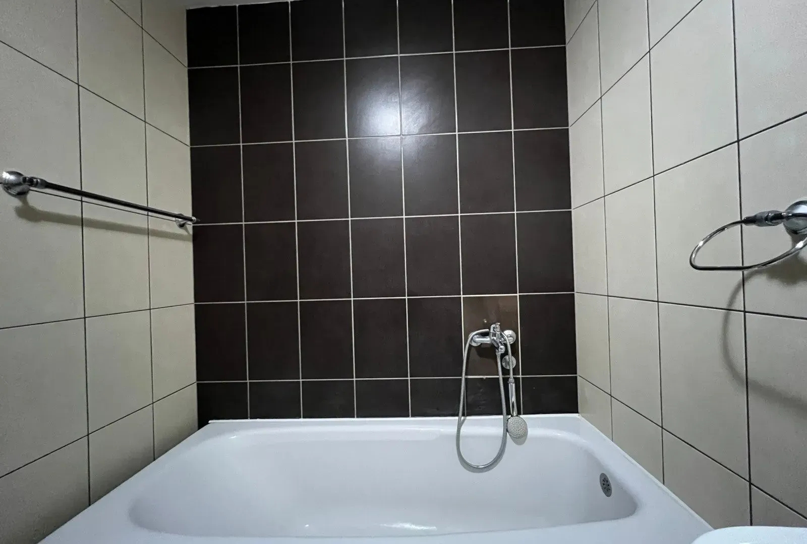 Izdavanje, dvosoban stan, 90m², City Kvart, Podgorica