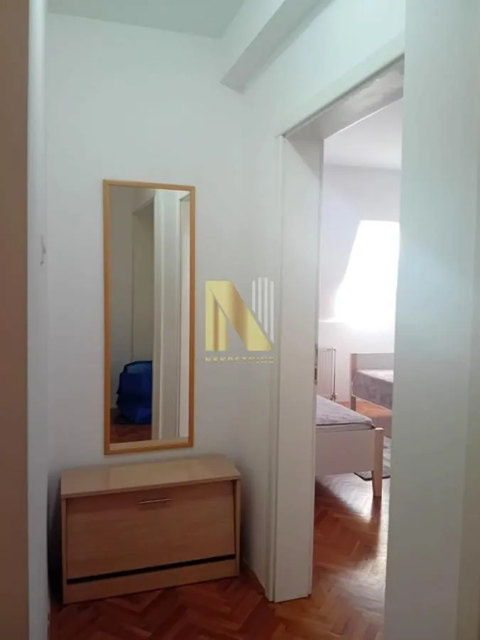 Izdavanje, dvosoban stan, 45m², Centar, Novi Sad