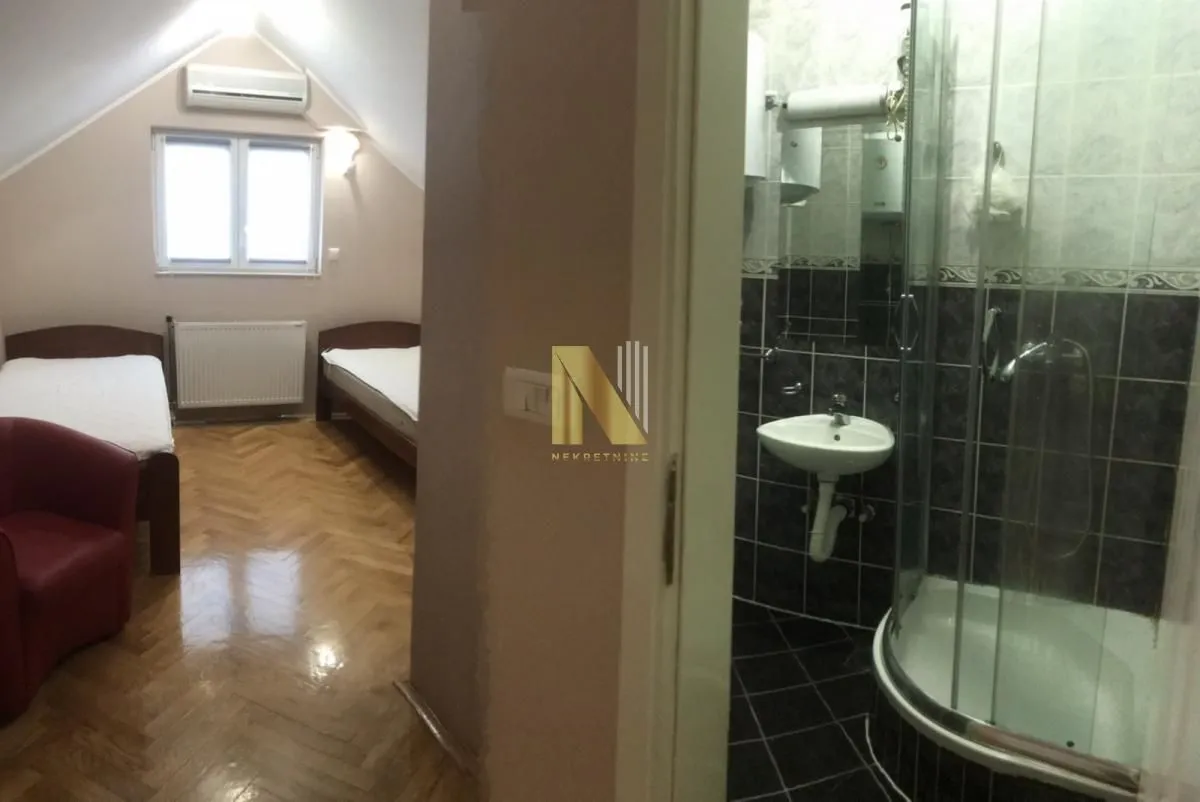 Prodaja, stan, 130m², Grbavica, Novi Sad Sve Podlokacije