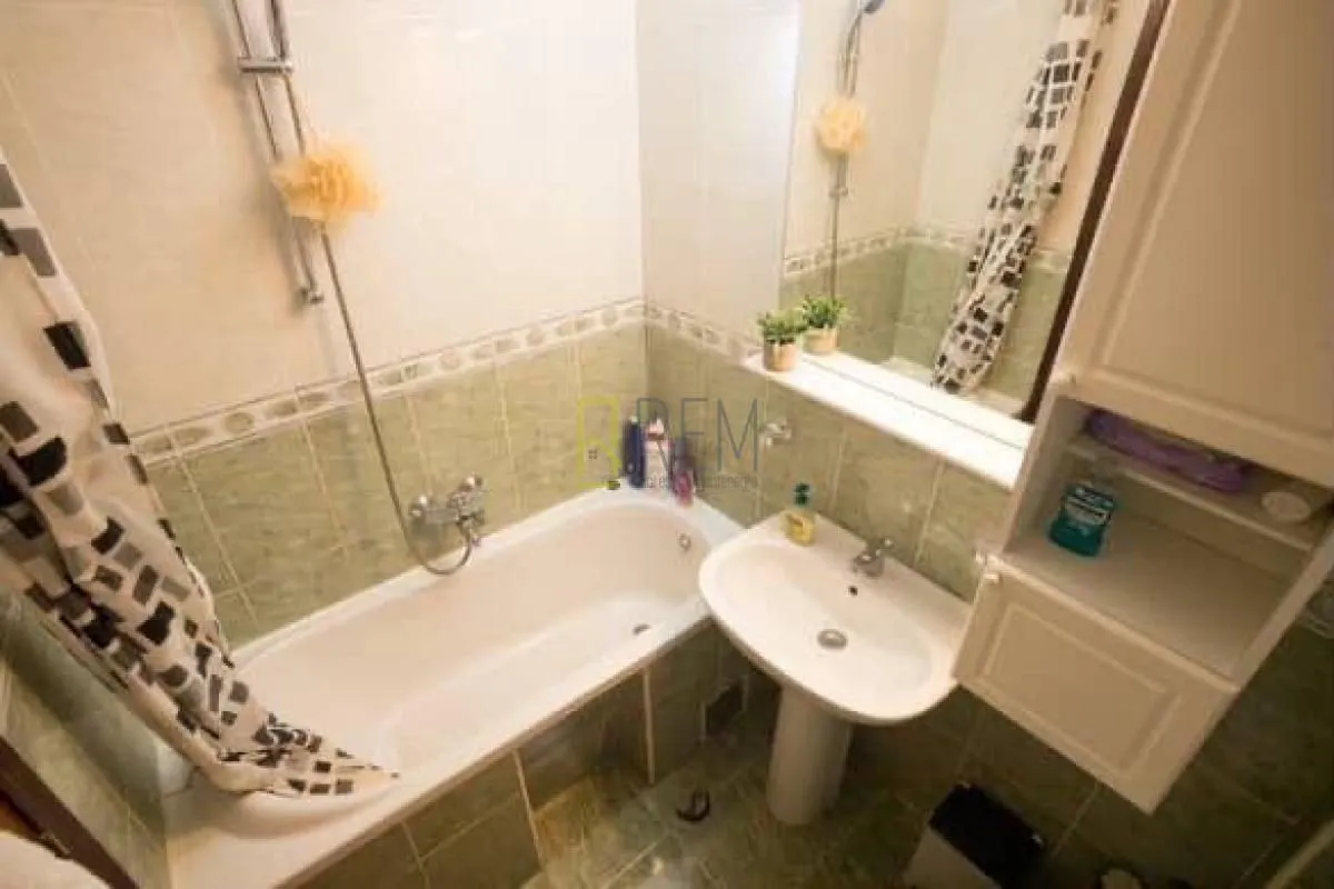 Prodaja, dvosoban stan, 72m², Centar, Budva