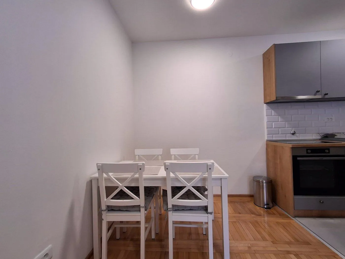 Izdavanje, dvosoban stan, 60m², Stari Aerodrom, Podgorica