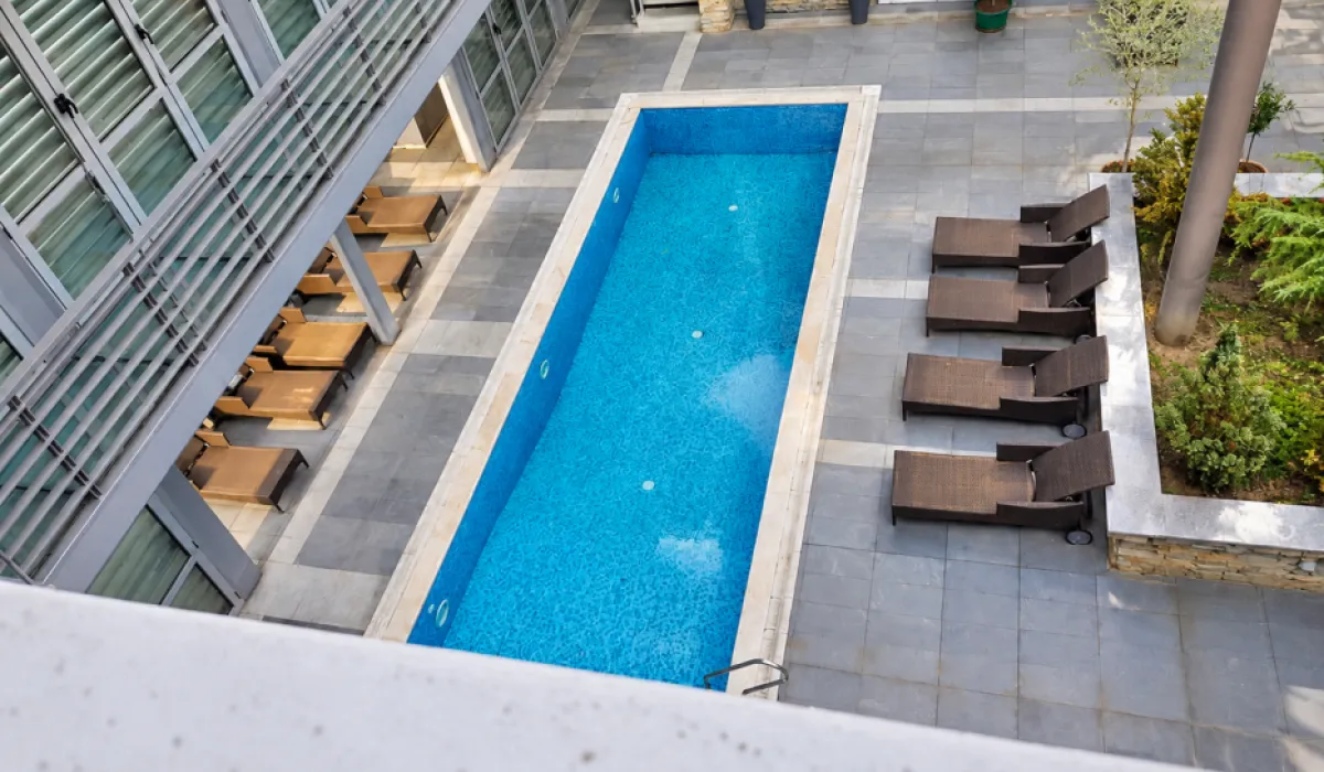 Izdavanje, četvorosoban stan, 148m², Savski Venac, Beograd