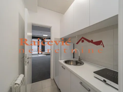 Izdavanje, poslovni prostor, 140m², Čukarica, Beograd - image 15