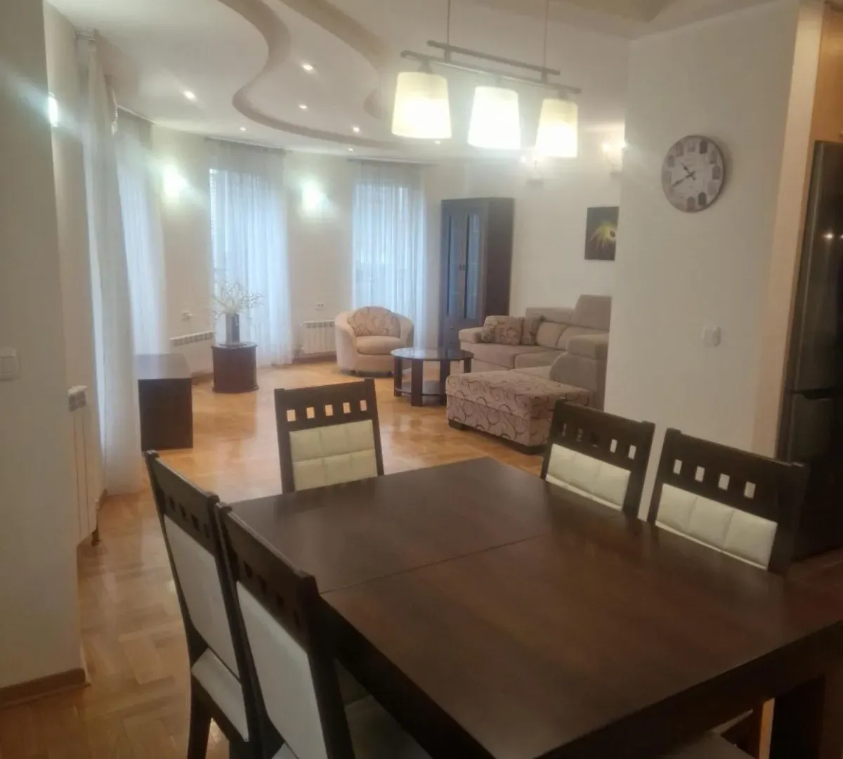 Izdavanje, trosoban stan, 82m², Dedinje Sve Podlokacije, Beograd