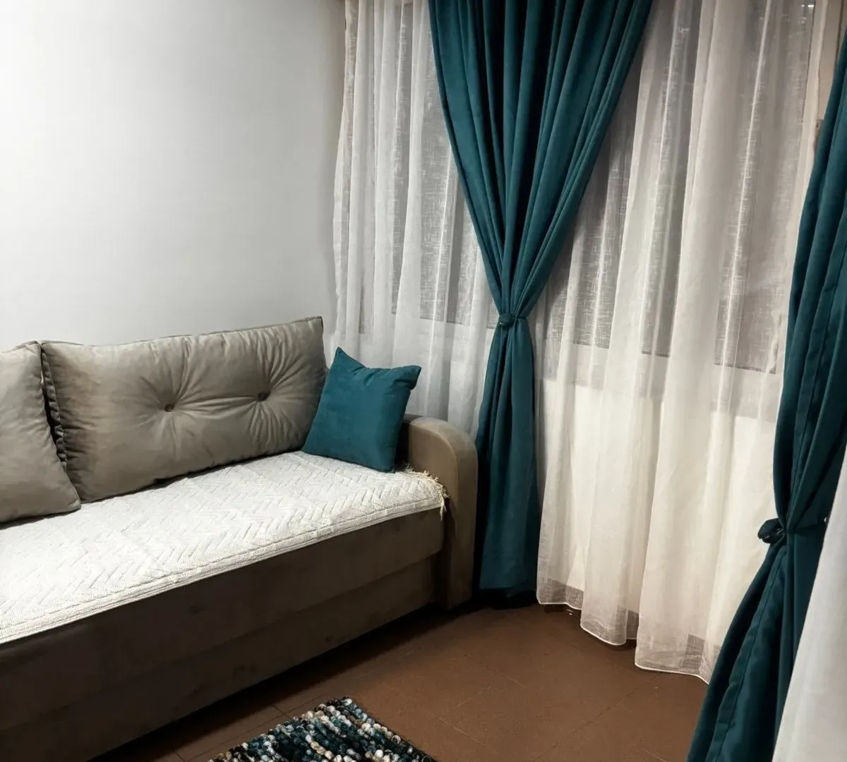 Izdavanje, dvosoban stan, 40m², Rafailovići, Budva
