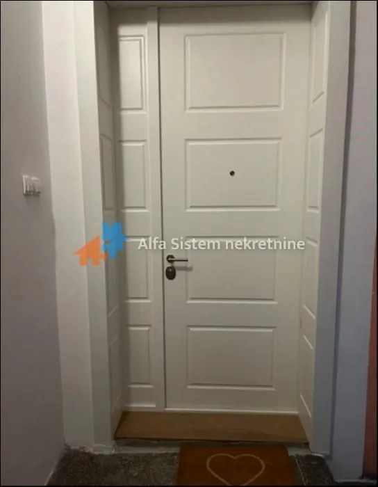 Izdavanje, trosoban stan, 70m², Savski Venac, Beograd