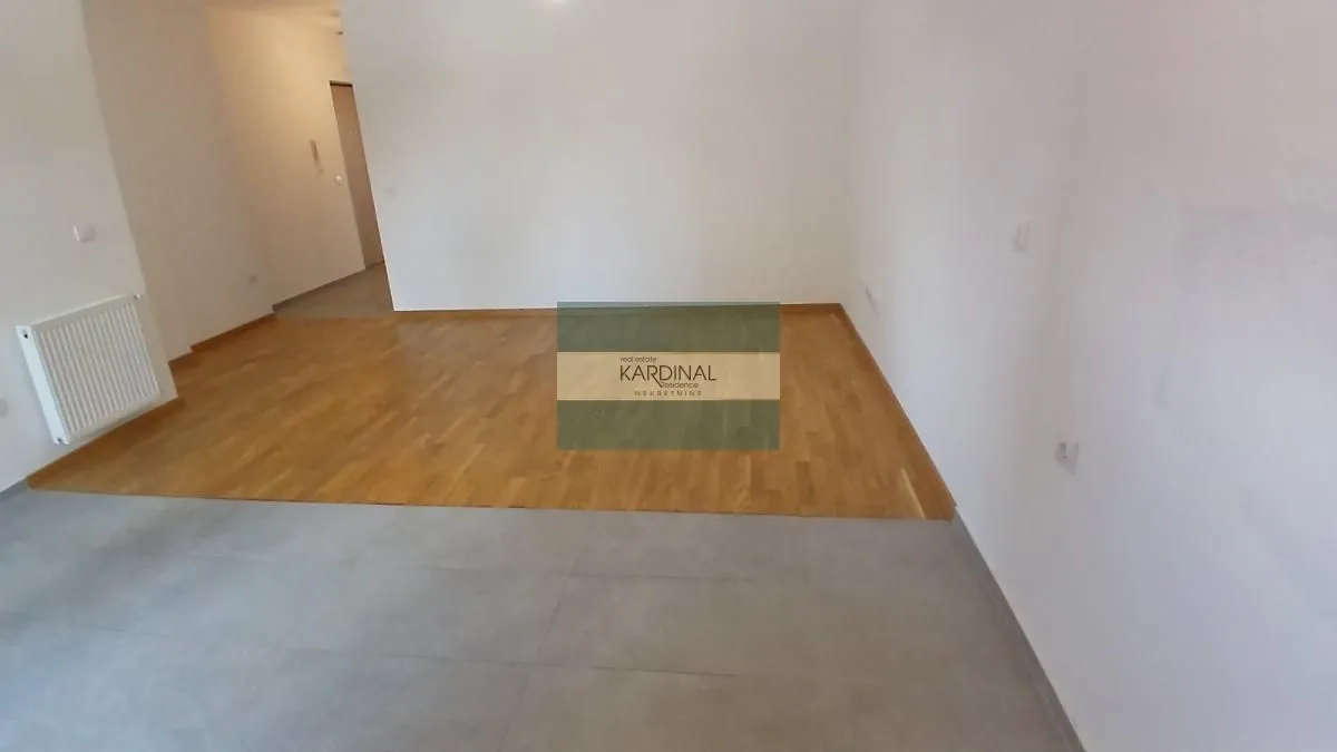 Prodaja, dvosoban stan, 70m², Erdoglija, Kragujevac
