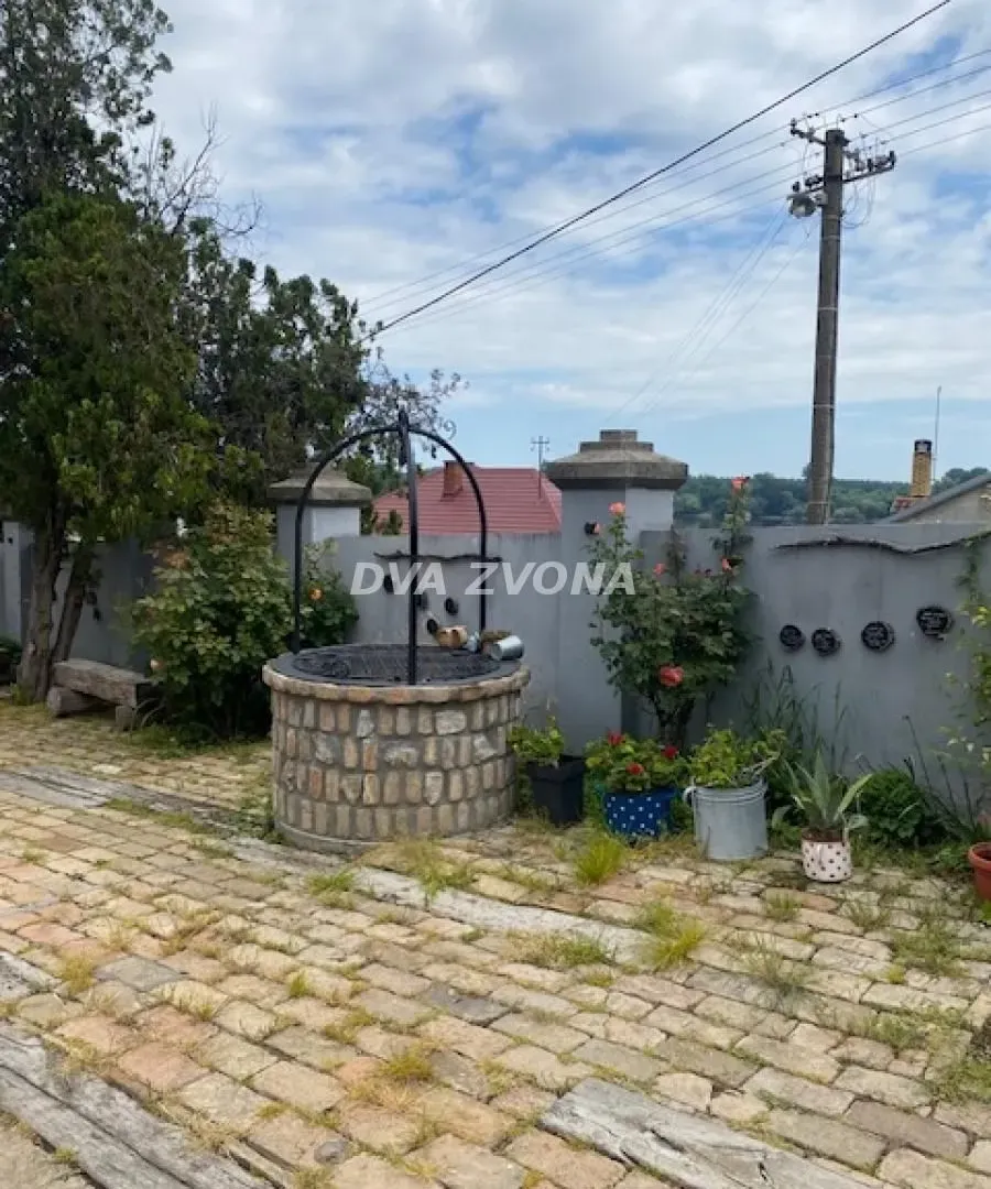 Prodaja, ugostiteljski objekat, 630m², Stari Slankamen, Inđija
