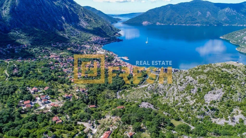 Prodaja, plac, 1706m², Kotor, Crna Gora