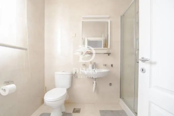 Izdavanje, trosoban stan, 85m², Južni Bulevar, Vračar Sve Podlokacije