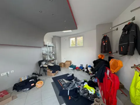 Rent, office space, 120m², Gornja Gorica, Podgorica - image 12