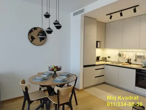 Izdavanje, trosoban stan, 92m², Stari Grad, Beograd - image 3