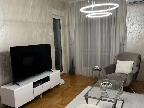 Rent, one bedroom apartment, 44m², Blok 9, Podgorica - image 4