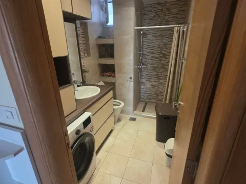 Izdavanje, dvosoban stan, 68m², Centar, Podgorica - image 4